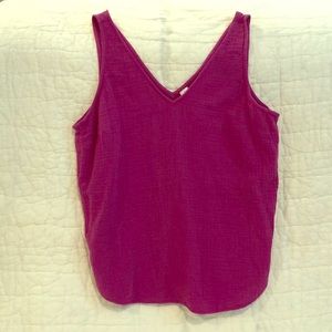 purple tank top